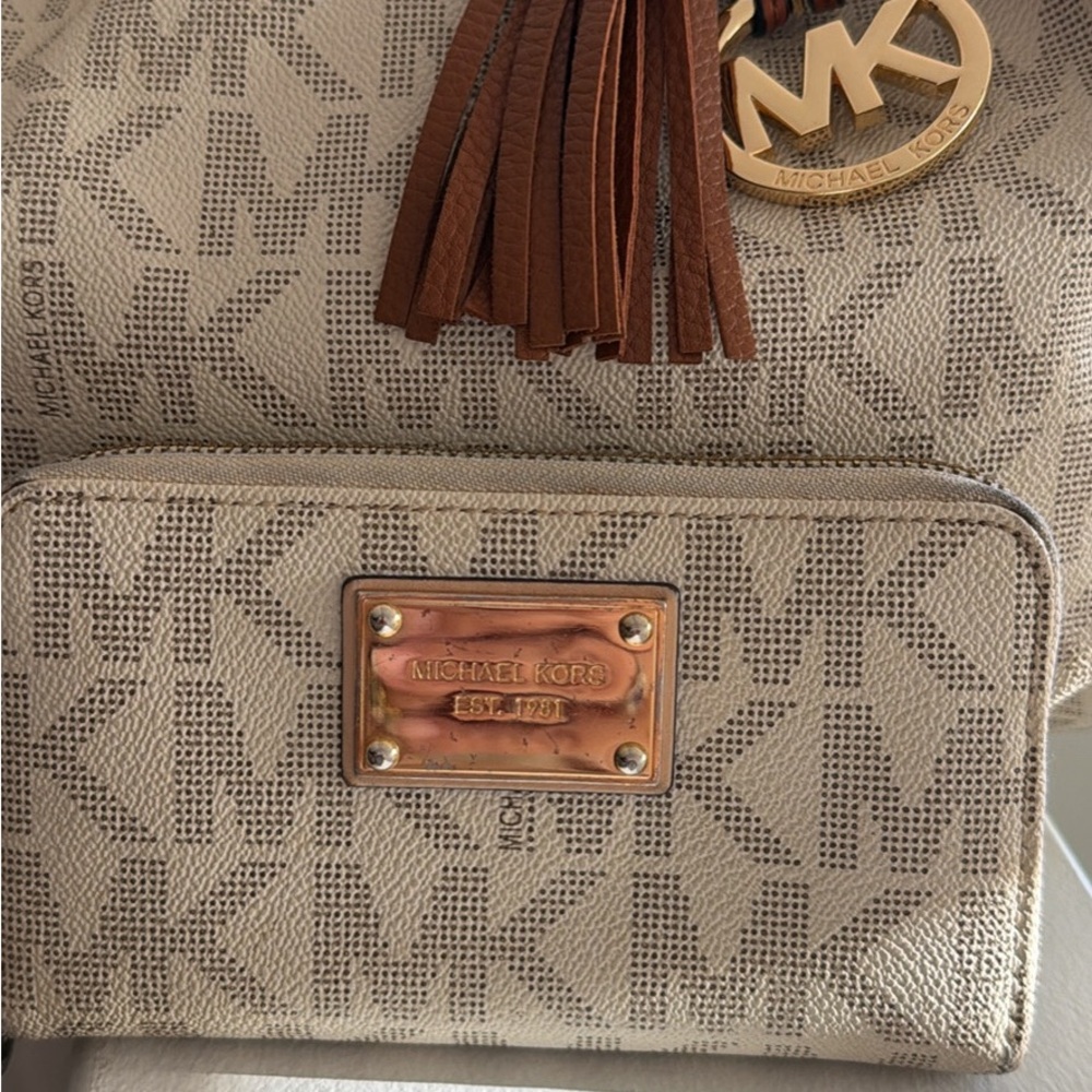 Michael Kors Cream and Brown Women's Bag Set!!🔥🔥🔥🔥🔥🔥